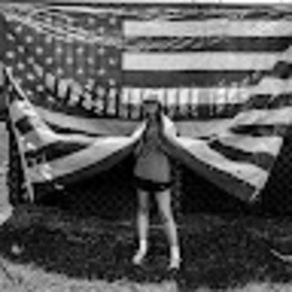 Meet your Posher, Camryn - Picture 1 of 1